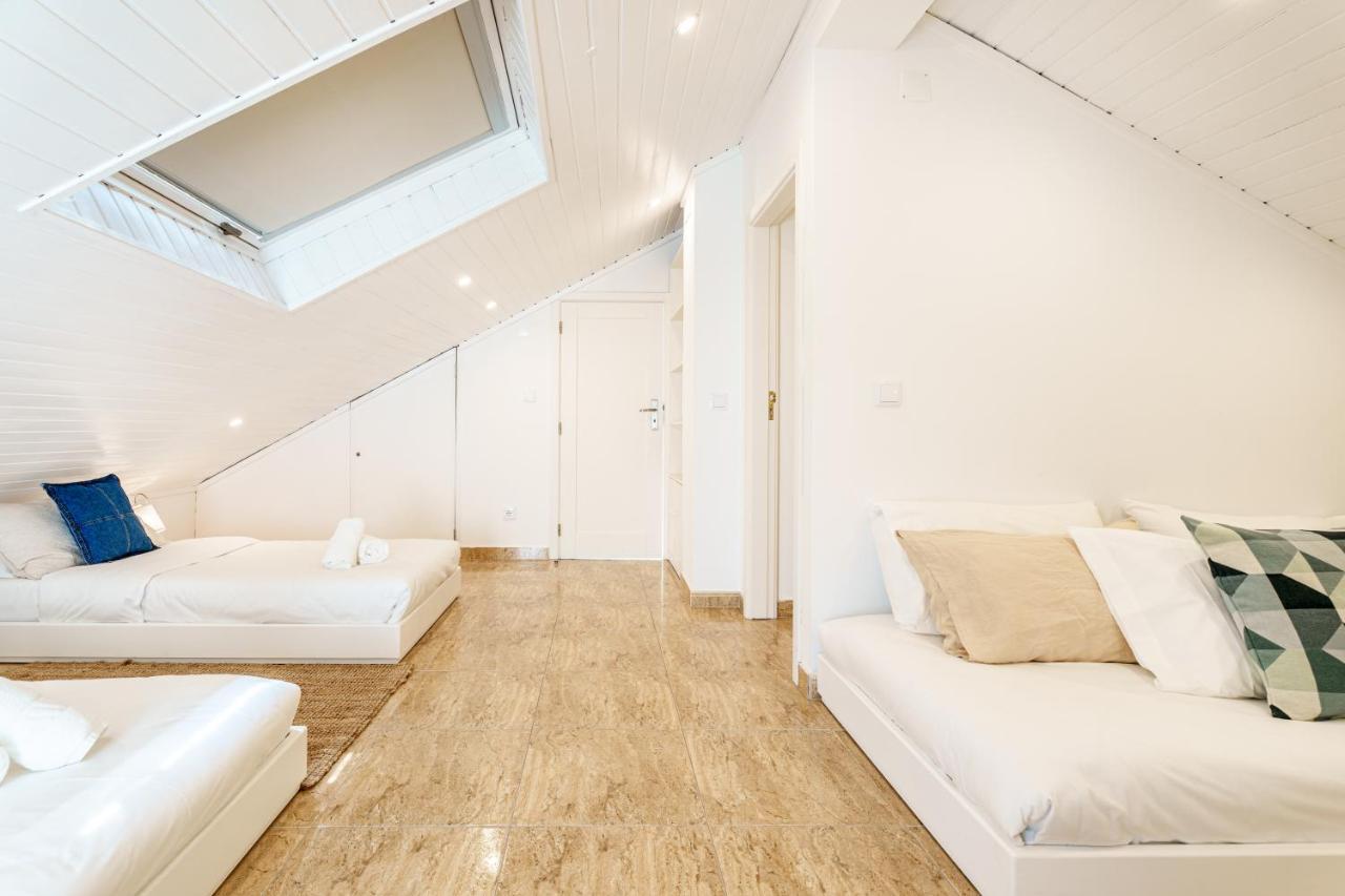 Charming Nazare Apartment-1 Minute To The Beach ภายนอก รูปภาพ