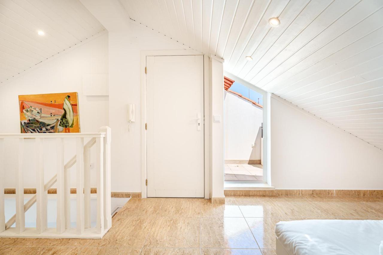 Charming Nazare Apartment-1 Minute To The Beach ภายนอก รูปภาพ